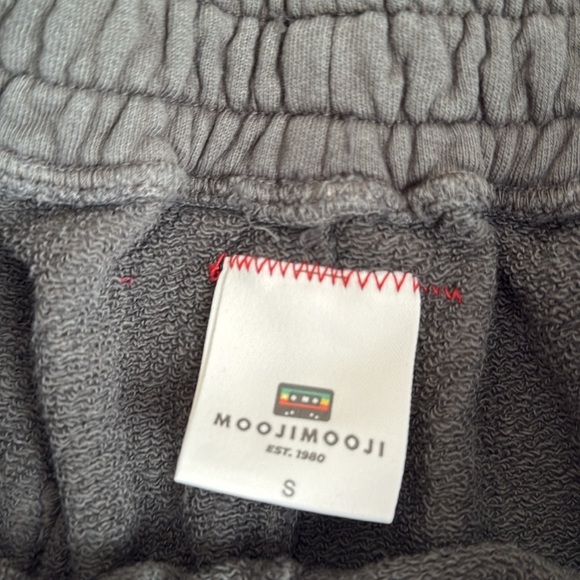 Mooji Mooji Sweat Shorts Aged Sage Green/Grey - Picture 7 of 10